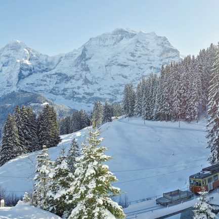 Lauterbrunnen-Grutschalp-Murren-Train
